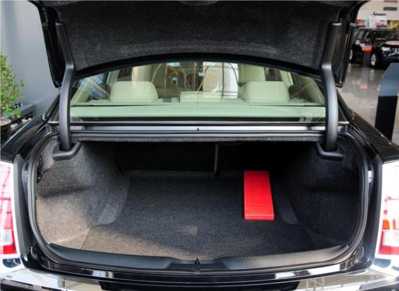 克莱斯勒300C(进口) 2013款 3.6L 尊适版 车厢座椅   后备厢