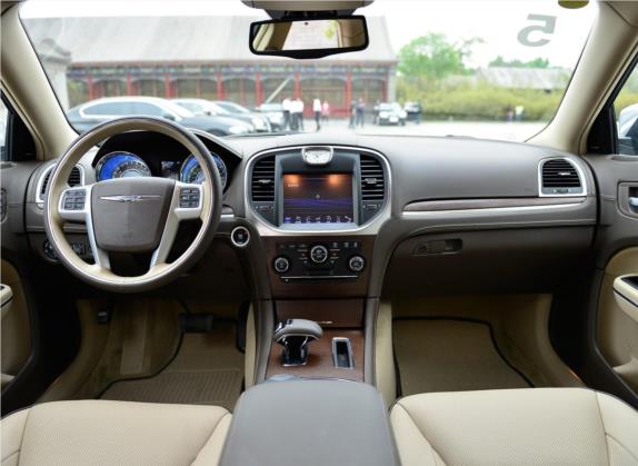 克莱斯勒300C(进口) 2014款 3.0L 卓越版 中控类   中控全图