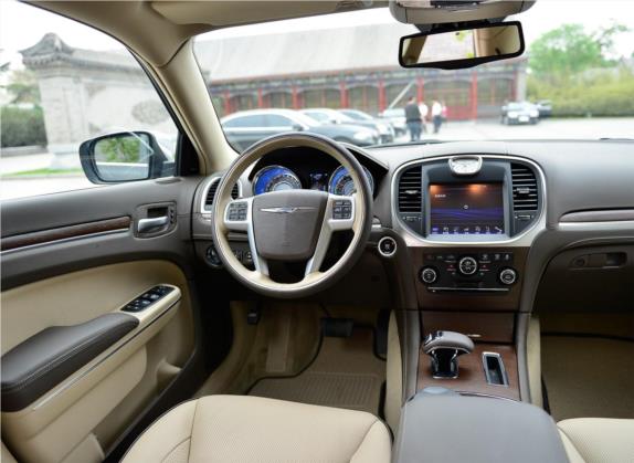 克莱斯勒300C(进口) 2014款 3.0L 卓越版 中控类   驾驶位
