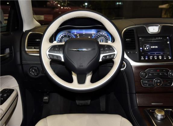克莱斯勒300C(进口) 2016款 3.0L 超越版 中控类   驾驶位