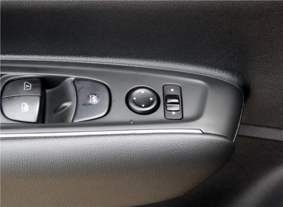 科雷傲 2017款 2.0L 两驱舒适版 车厢座椅   门窗控制