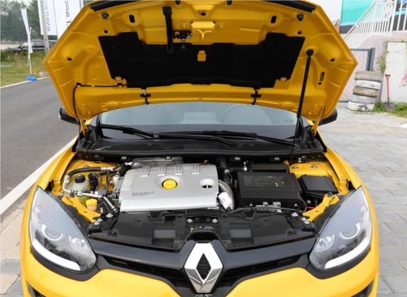 梅甘娜 2014款 R.S. 2.0T 赛版 其他细节类   发动机舱