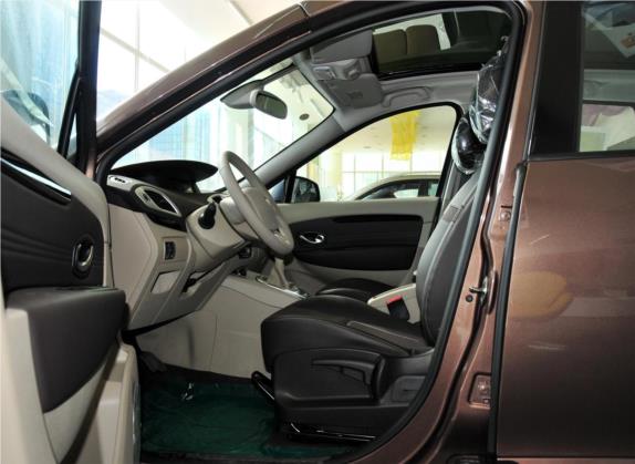 风景经典 2011款 2.0 大风景舒适版 车厢座椅   前排空间