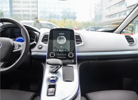 Espace 2018款 TCe 300 雅颂巴黎版 中控类   中控台