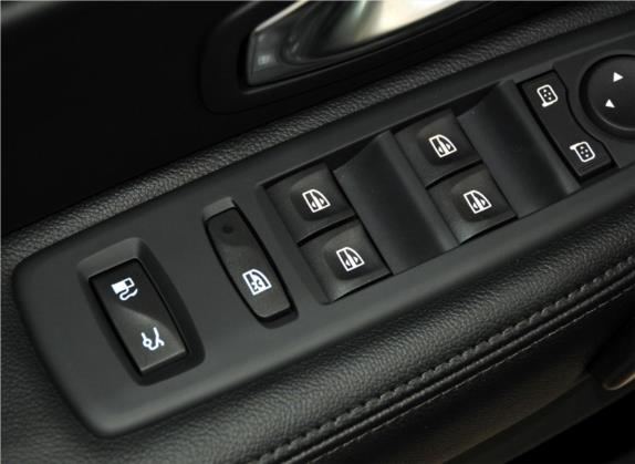 纬度 2011款 2.0L CVT豪华导航版 车厢座椅   门窗控制
