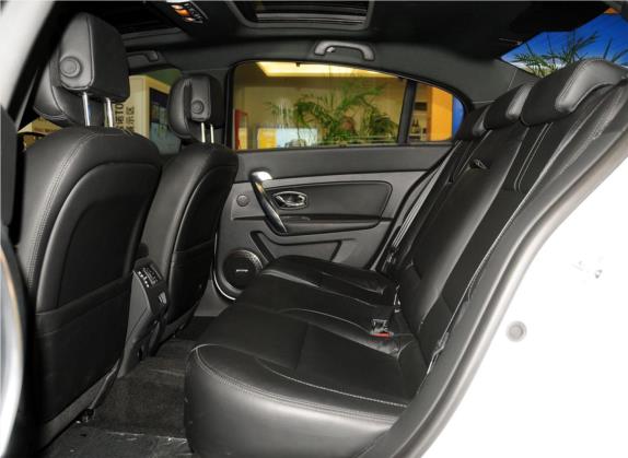 纬度 2013款 2.5L 自动旗舰导航版 车厢座椅   后排空间