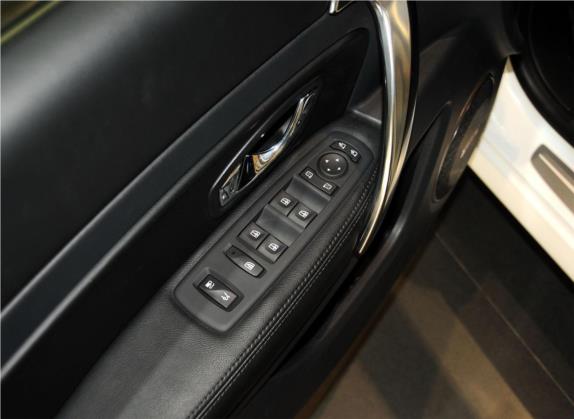 纬度 2013款 2.5L 自动旗舰导航版 车厢座椅   门窗控制