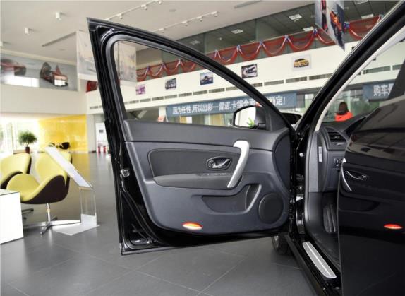 纬度 2015款 2.0L CVT时尚版 车厢座椅   前门板