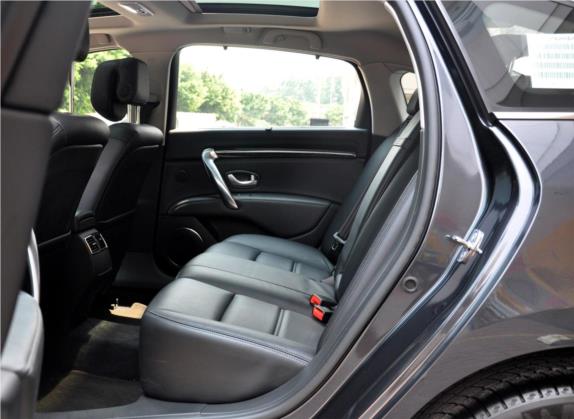 塔利斯曼 2012款 2.5L 豪华版 车厢座椅   后排空间