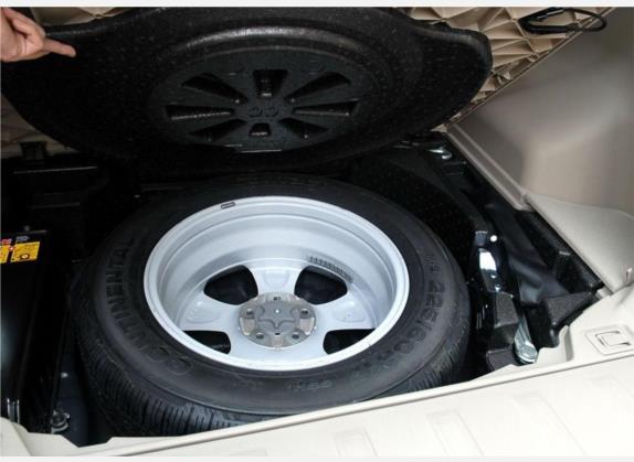 科雷傲(进口) 2009款 2.5L 四驱豪华型 其他细节类   备胎