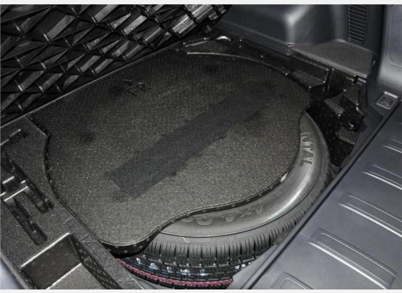 科雷傲(进口) 2010款 2.5L 两驱时尚型 其他细节类   备胎