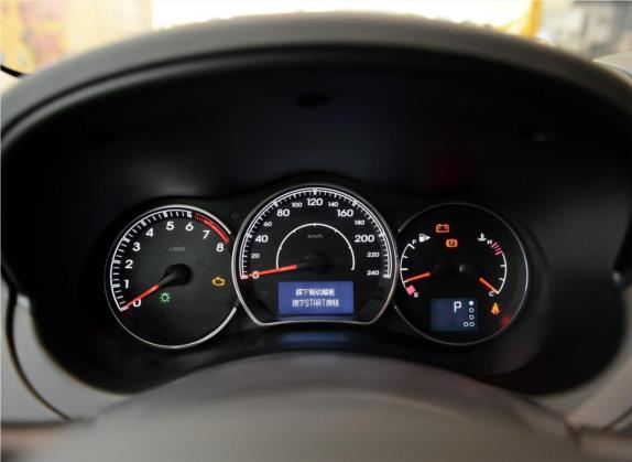 科雷傲(进口) 2014款 改款 2.0L 两驱标准版 中控类   仪表盘