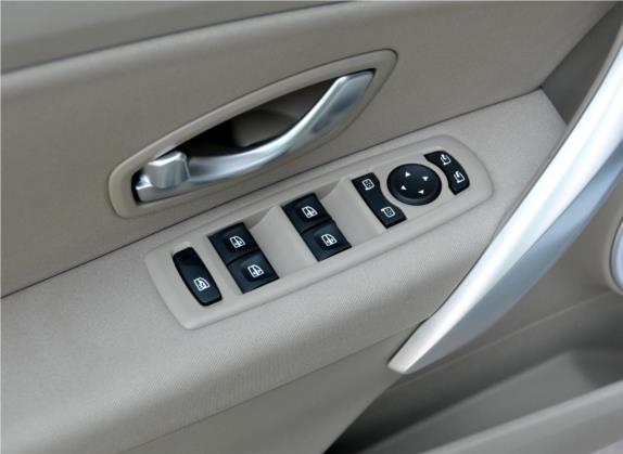 风朗 2011款 2.0L 标准版 车厢座椅   门窗控制