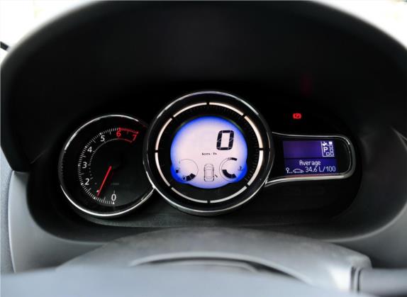 风朗 2013款 2.0L 豪华版 中控类   仪表盘