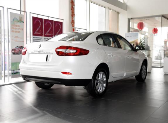 风朗 2015款 2.0L 标准版 外观   斜后