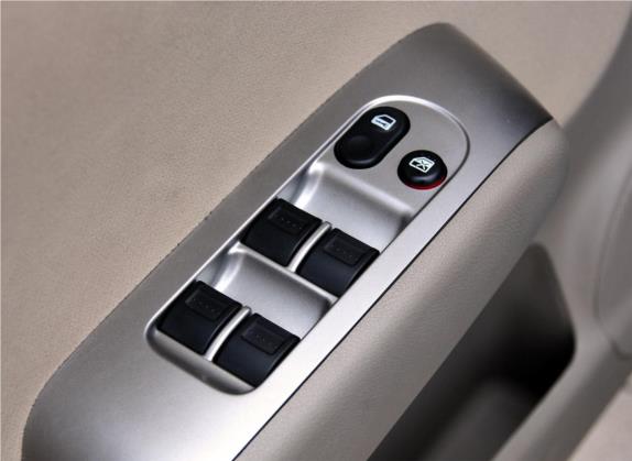 理念S1 2011款 1.5L 自动豪华版 车厢座椅   门窗控制