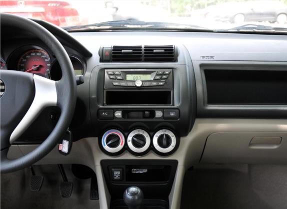 理念S1 2011款 1.3L 手动舒适版 中控类   中控台