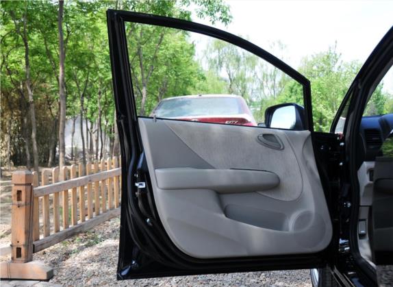 理念S1 2011款 1.3L 手动舒适版 车厢座椅   前门板