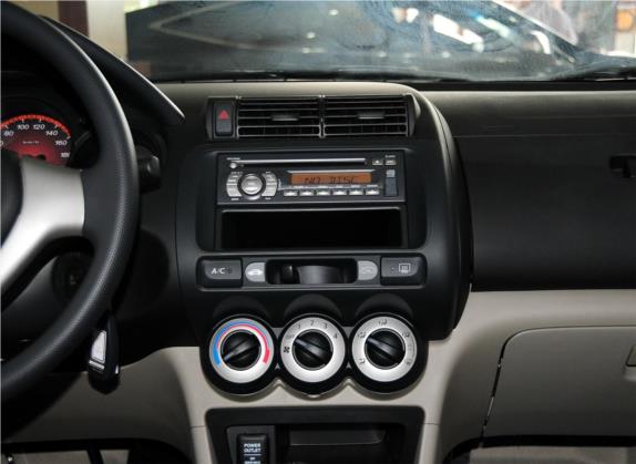 理念S1 2012款 1.5L 手动舒适版 中控类   中控台