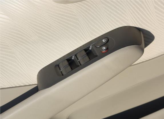 理念S1 2013款 1.5L 自动舒适版 车厢座椅   门窗控制
