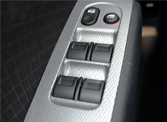 理念S1 2013款 1.5L 手动运动版 车厢座椅   门窗控制