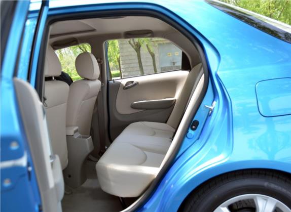 理念S1 2013款 1.5L 自动豪华版 车厢座椅   后排空间