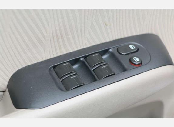 理念S1 2014款 1.3L 自动舒适版 车厢座椅   门窗控制