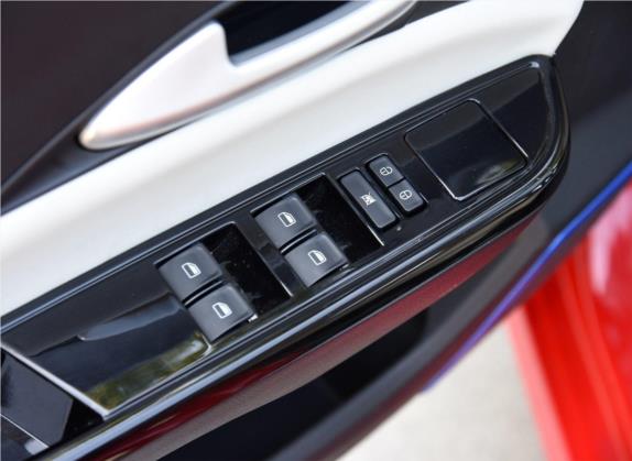 雷丁i3 2019款 舒适版 车厢座椅   门窗控制