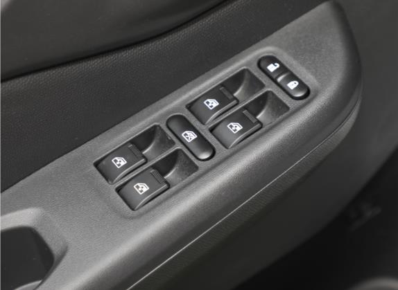 雷丁芒果 2022款 135经典版 车厢座椅   门窗控制