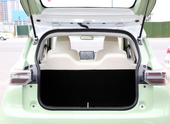 芒果Pro 2022款 220标准版 车厢座椅   后备厢