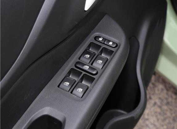 芒果Pro 2022款 220标准版 车厢座椅   门窗控制