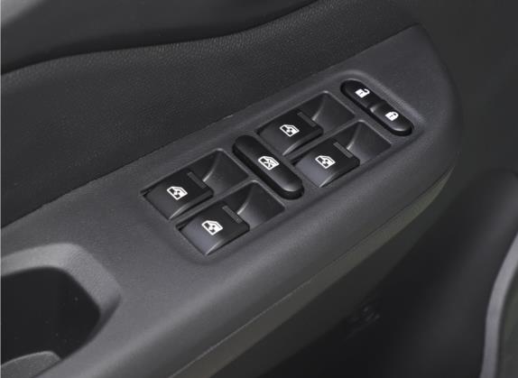 芒果Pro 2022款 220高配版 车厢座椅   门窗控制