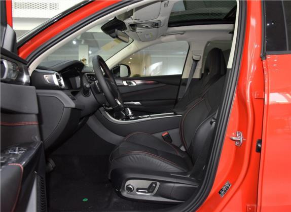 领克01 2017款 2.0T 四驱劲Pro版 车厢座椅   前排空间