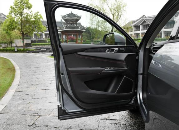领克01 2019款 2.0T 两驱耀Pro版 国V 车厢座椅   前门板