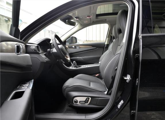 领克01 2019款 2.0T 两驱型Pro版 国V 车厢座椅   前排空间