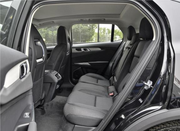 领克01 2019款 2.0T 两驱纯版 国VI 车厢座椅   后排空间
