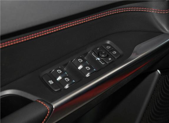 领克01 2019款 2.0T 四驱劲Pro版 国VI 车厢座椅   门窗控制