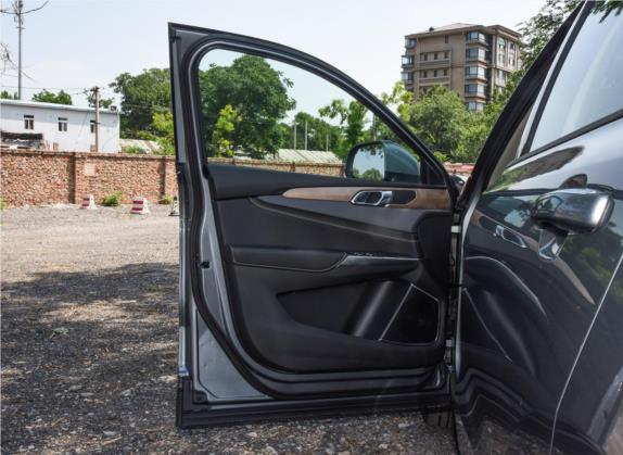 领克01 2020款 2.0T 两驱纯Pro版 国VI 车厢座椅   前门板