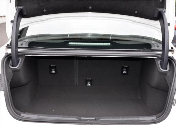 领克03 2019款 2.0TD 自动劲版 车厢座椅   后备厢