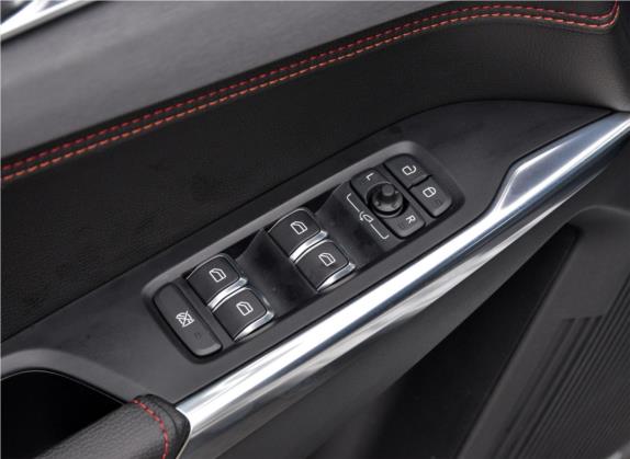 领克03 2019款 2.0TD 自动劲版 车厢座椅   门窗控制