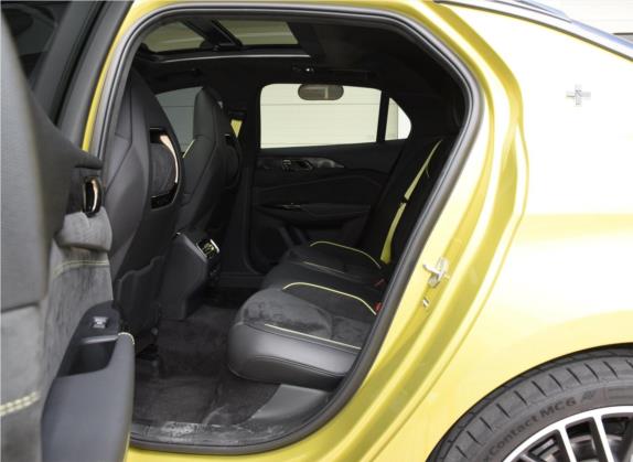 领克03 2019款 03+ 2.0TD 自动性能套装版 车厢座椅   前排空间
