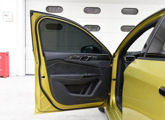 领克03 2019款 03+ 2.0TD 自动性能套装版 车厢座椅   前门板