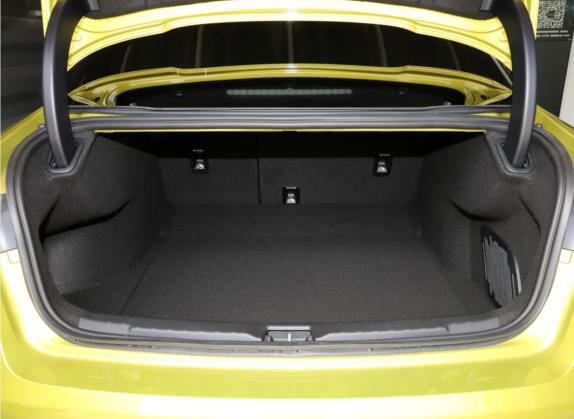 领克03 2021款 03+ 2.0TD 自动性能套装版 车厢座椅   后备厢