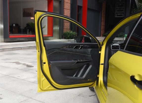 领克03 2022款 03+ 2.0TD 自动性能套装 车厢座椅   前门板