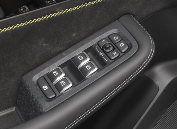 领克03 2023款 1.5T EM-F AM 车厢座椅   门窗控制