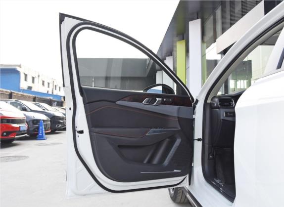 领克02 2018款 1.5T DCT两驱劲Pro版 国V 车厢座椅   前门板