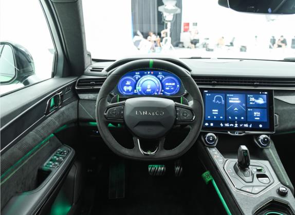 领克05 2022款 05+ 2.0TD 自动性能套装 中控类   驾驶位