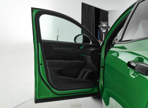 领克05 2022款 05+ 2.0TD 自动性能套装 车厢座椅   前门板