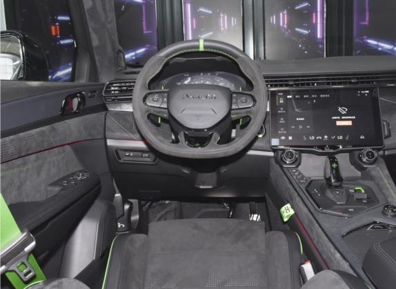 领克05 2022款 05+ 2.0TD 自动探索版 中控类   驾驶位