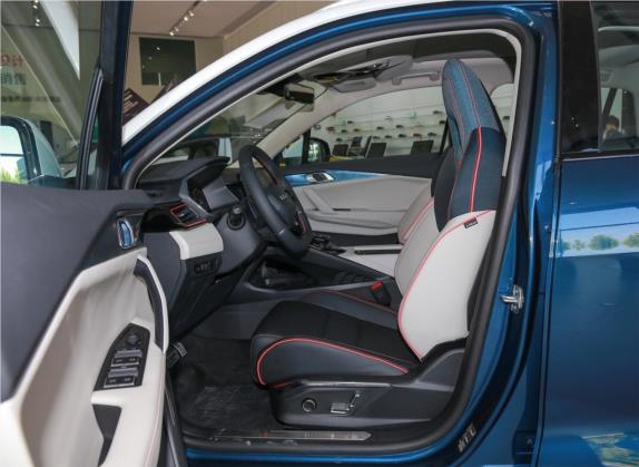 领克06 2020款 1.5T 科技先锋版 车厢座椅   前排空间